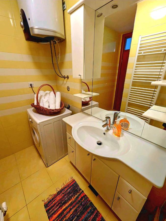 City Apartment 奥米什 外观 照片
