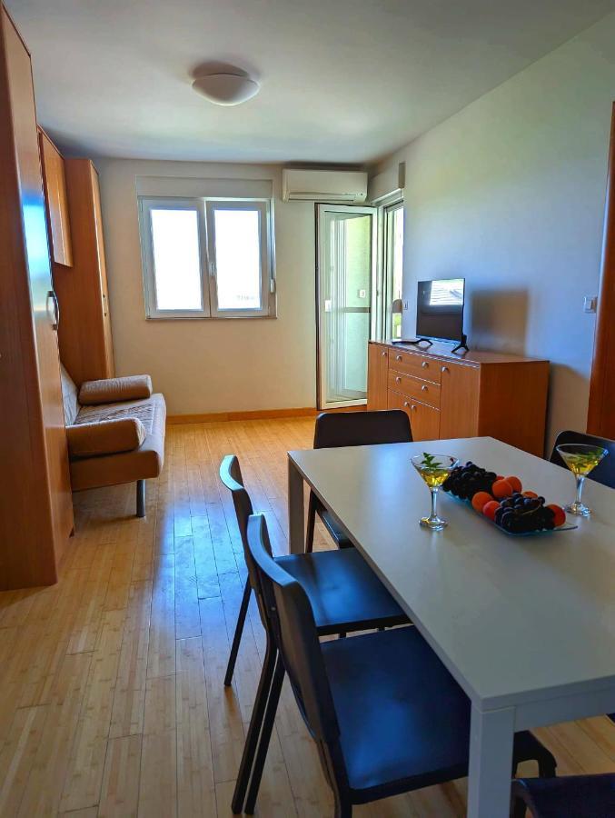 City Apartment 奥米什 外观 照片